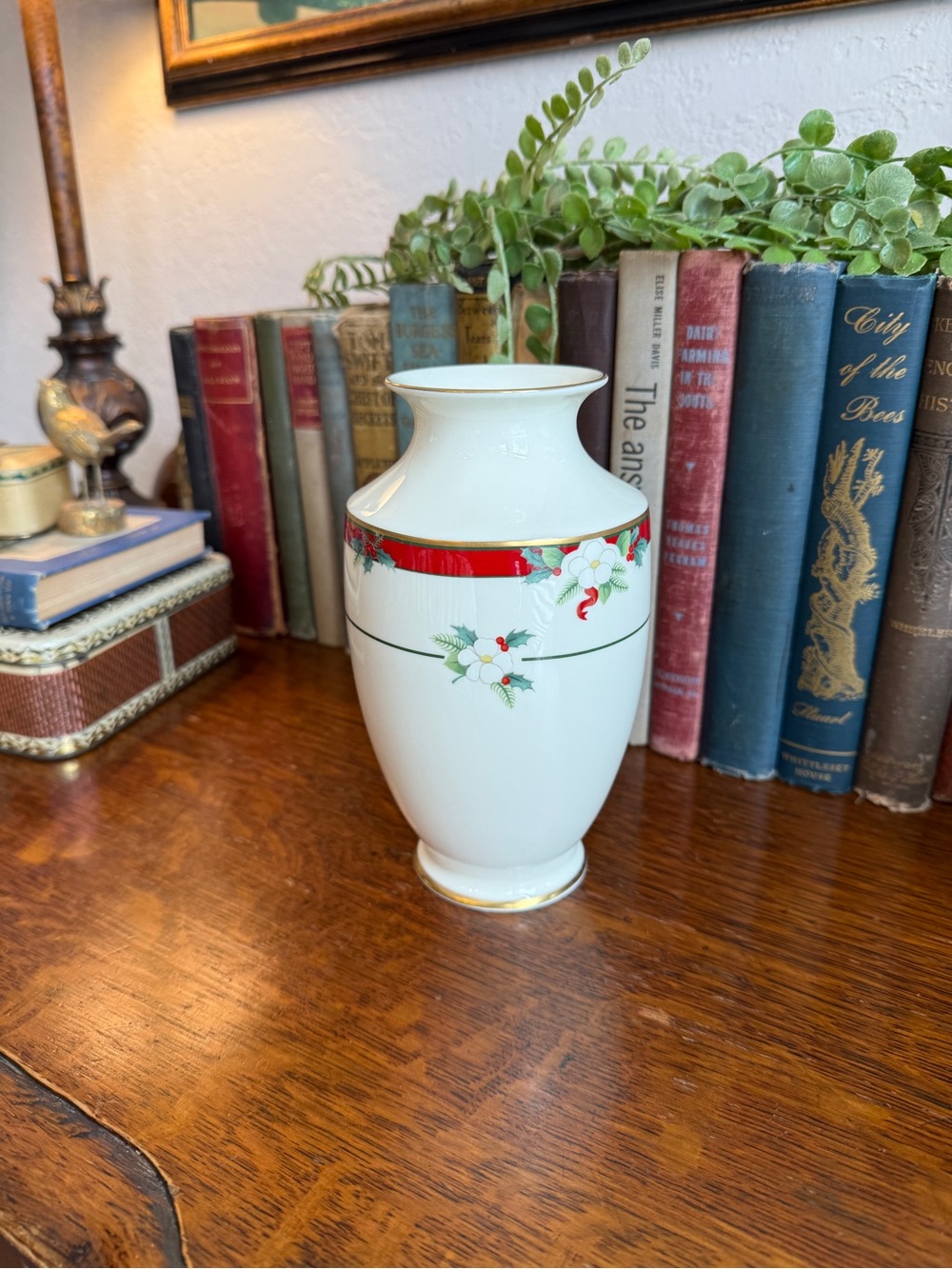 Pfaltzgraff Cream Festive Floral Bone China Christmas Vase - Picture 11 of 13